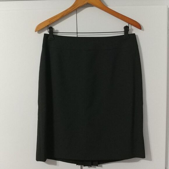 Tahari Petite Suit - Picture 3 of 8